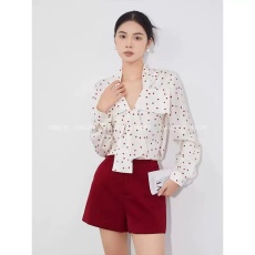 批发法式复古早秋穿搭套装女2026新款红色波点衬衫短裤盐系<b class='q'>轻熟</b>两件套