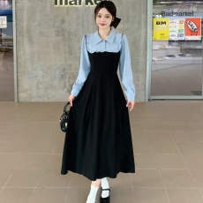 批发实拍~ 青花法式早<b class='q'>秋</b>木耳边气质撞色假两件收腰显瘦减龄连衣裙