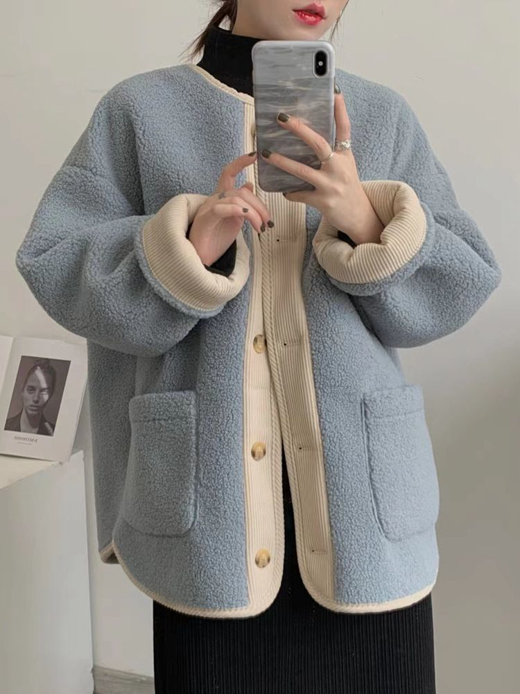 Official picture of contrasting color retro lamb wool coat for women, new style, loose and thickened, medium and long style