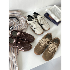 批发2024秋冬新款复古磨砂皮德训鞋子显脚小平底百搭阿甘鞋