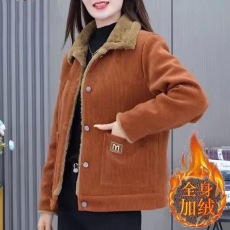 批发<b class='q'>中老年</b>妈妈女装时尚洋气减龄加绒保暖外套宽松显瘦遮肚秋冬新款