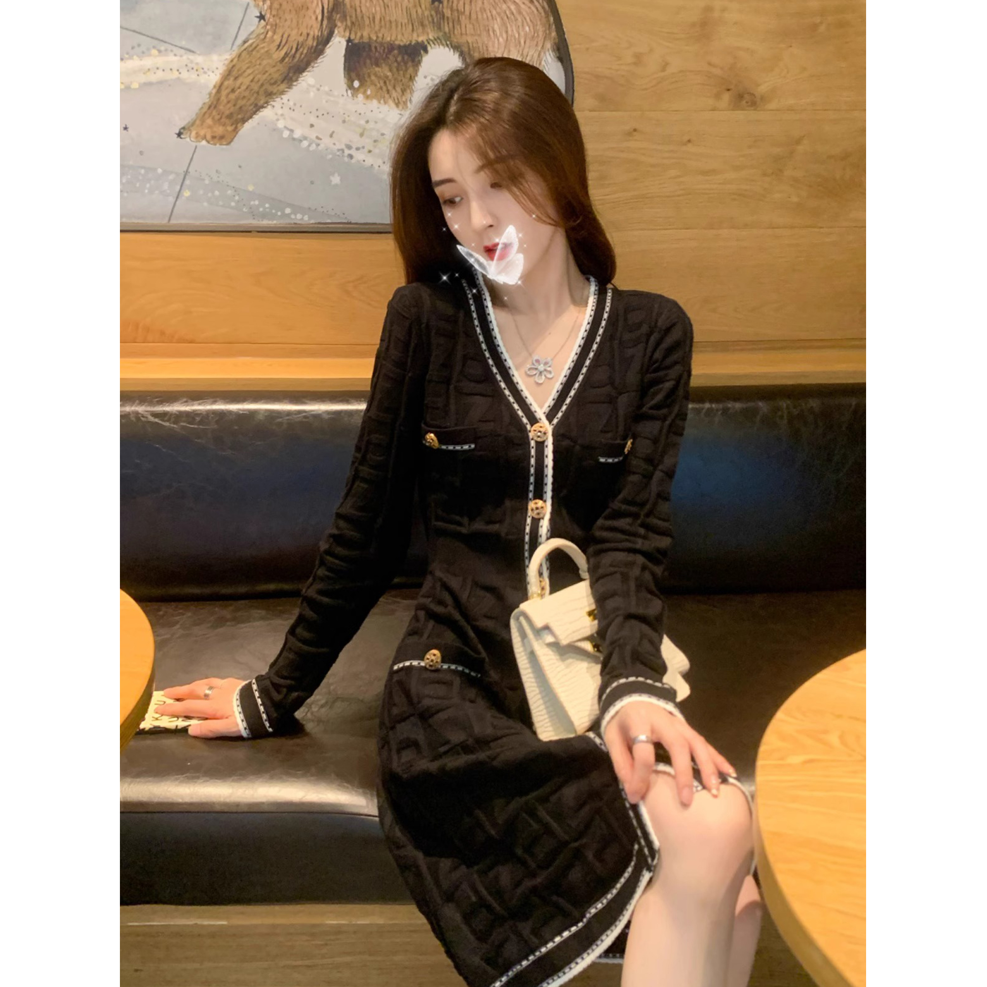 유럽 역 빛 럭셔리 고급 센스 싱글 줄 버튼 자카드 니트 원피스 가을 새로운 작은 샤넬 스타일 숙녀 슬림해 보이는 드레스