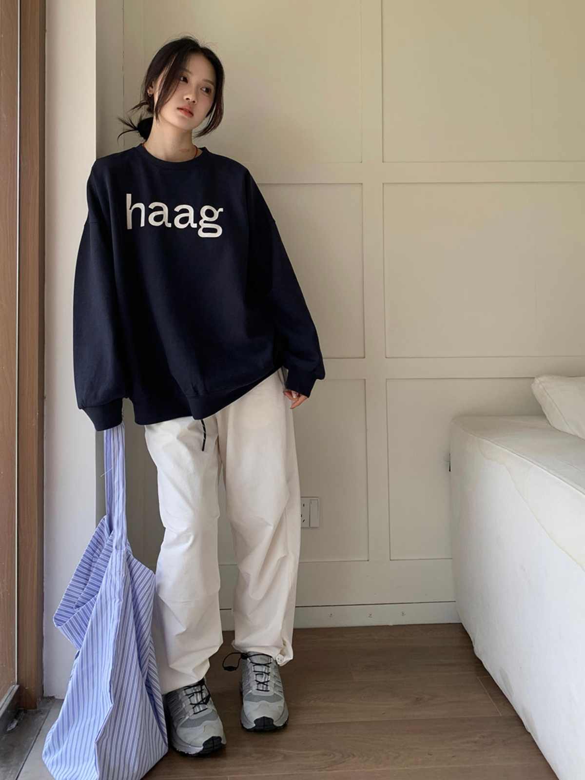 Loose thin pullover letter oversized hoodie for women, autumn outfit with plush versatile round neck_voghion.com