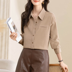 批发原版面料实拍2025新款小蜜蜂扣磨毛设计感内搭叠穿复古灯芯绒上衣