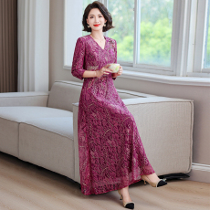 批发妈妈婚宴礼服高贵年轻玫红色春装2026新款喜婆婆喜服结婚<b class='q'>连衣裙</b>