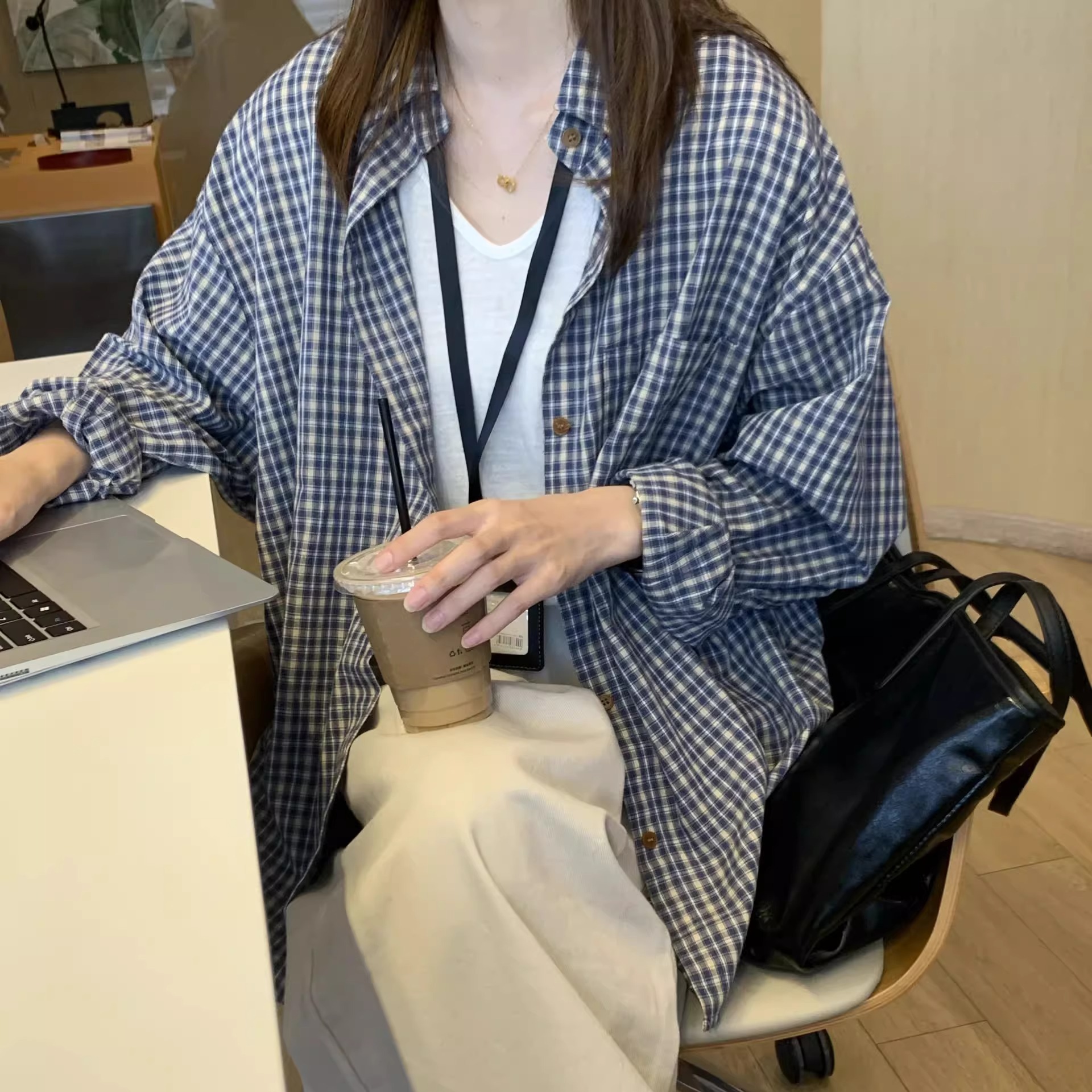느슨함 센스 레트로 파란색 긴팔 격자 무늬 셔츠 맨위 여성 봄 가을 새로운 루즈핏 인사이드 가져 가라. Chic 셔츠 재킷