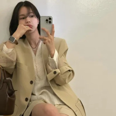 批发清仓特价 不退不换 高级感<b class='q'>百搭</b>通勤单排扣褶皱双口袋V领西装外套