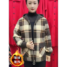 批发妈妈中<b class='q'>老年</b>加绒秋冬短款<b class='q'>外套</b>秋冬季新款洋气毛呢格子连帽上衣开衫