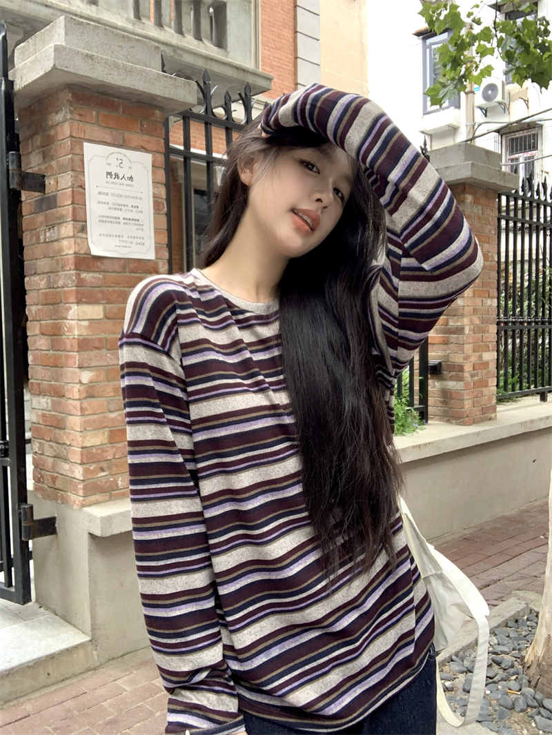 Actual shot~Striped knitted long-sleeved T-shirt for women in autumn, round neck inner layering shirt, loose retro lazy top