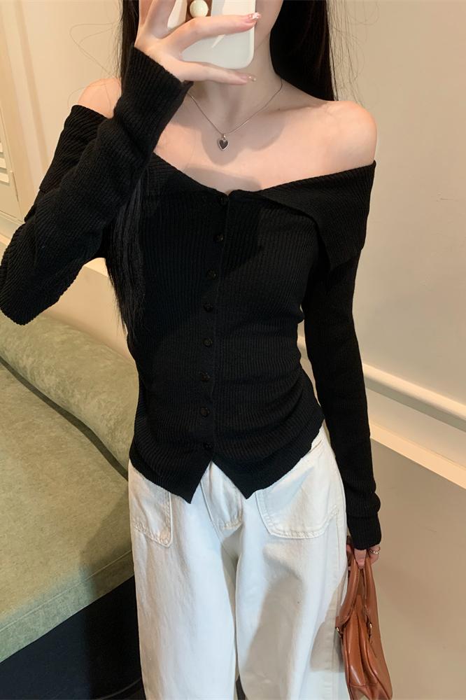 Actual shot of Korean style pullover white sweater for women, autumn design, niche high-end slim fit top