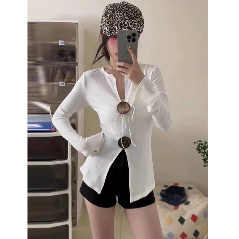 Pure hot girl style V-neck long-sleeved T-shirt for women in autumn, chic slim-fitting slit top