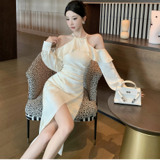 批发实拍 新款时尚设计感珍珠脖露肩法式仙女连衣裙