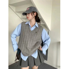 批发天猫抖音质量V领绣花针织马甲女新款秋冬季外搭百搭宽松叠穿麻