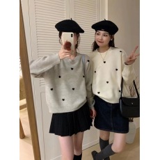 批发<b class='q'>浙江</b>嘉兴濮院<b class='q'>桐乡</b>羊毛衫女独特设计感爱心刺绣针织慵懒风毛衣秋冬
