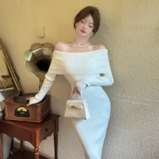 批发实拍  秋冬新款高级感内搭<b class='q'>一字肩</b>纯欲慵懒风气质针织法式连衣裙