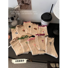 批发实拍实价 卡通花边<b class='q'>袜子</b>女中筒袜秋冬堆堆袜长袜女袜纯棉5双装