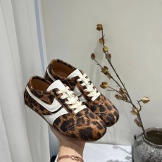 批发2024秋冬季进口胎马毛美式复古豹纹方头德训鞋女休闲<b class='q'>运动鞋</b>