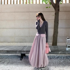 批发小君君布兰妮 春日协奏曲/撞色纯欲两件套+工装<b class='q'>蓬蓬</b>花苞<b class='q'>裙套装</b>