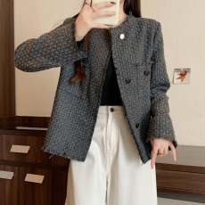 批发实拍2025秋冬装大码小香风<b class='q'>外套</b>高级感粗花呢<b class='q'>气质</b>短款上衣