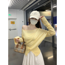 批发实拍六羊毛长袖<b class='q'>毛衣</b>女秋冬2025设计感纯色露肩短款保暖上衣针织衫