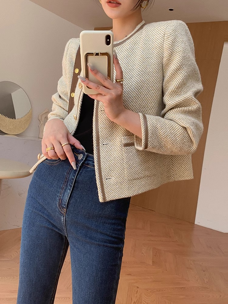 Khaki small fragrant style short coat for women 2024 early autumn new temperament lady style commuting top