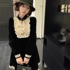 批发实拍实价~国风刺绣拼接丝绒<b class='q'>连衣裙</b>女法式复古方领收腰短裙<b class='q'>公主</b>裙