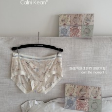 批发K09#超薄<b class='q'>冰</b>皮印花<b class='q'>无</b><b class='q'>痕</b>肌肤裸感透气舒适中腰桑蚕<b class='q'>丝</b>底档女士<b class='q'>内裤</b>