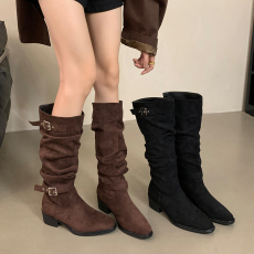 批发富贵一足褶皱堆堆靴2025秋冬新款绒面粗跟长筒靴皮带扣不过膝长靴