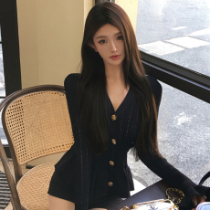 批发<b class='q'>赵</b><b class='q'>丽</b><b class='q'>颖</b><b class='q'>同款</b>针织衫黑白法式镂空荷叶边V领长袖2024早秋上衣短外套