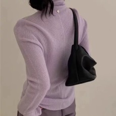批发<b class='q'>浙江</b><b class='q'>桐乡</b>濮院羊毛衫配大衣穿的内搭秋冬紫色堆堆领针织打底衫上衣