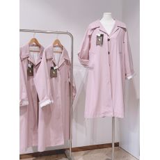 批发一粒宇宙 好特别的粉<b class='q'>色</b>风衣外套女 2024韩版宽松中长款大衣