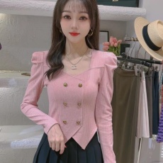 批发方领双排扣毛衣打底衫女秋冬高级感不规则<b class='q'>泡泡袖</b>内搭时尚上衣短款