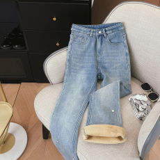 批发实拍加厚复合<b class='q'>婴儿</b>绒星星烫钻浅蓝高腰微喇弹力修身显瘦牛仔长裤女