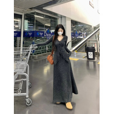 批发实拍 法式高级感茶系慵懒风软糯V领毛边针织上衣休闲半裙套装