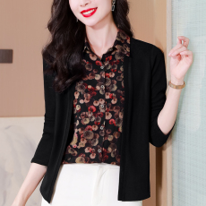 批发实拍洋气印花衬衣女士春装气质优雅假两件拼接针织衫独特别致上衣