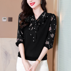 批发实拍洋气碎花荷叶边飘带假两件打底衫女春秋新款时尚气质减龄小衫