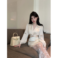 批发实拍实价 衬衣领泡泡袖<b class='q'>长袖</b>缎面衬衫上衣高腰拼蕾丝长裙女套装