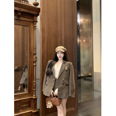 批发实拍实价咖色气质学院设计感套装女羊毛夹棉呢<b class='q'>西装</b>外套减龄半身裙