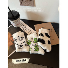 批发实拍实价韩版卡通保暖软绒袜子女中筒袜秋冬堆堆袜长袜女袜3双装