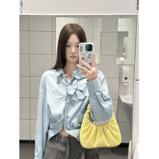 批发实拍实价~秋季新品高级设计感花朵装饰纯色休闲长袖<b class='q'>衬衫</b>百搭<b class='q'>衬衣</b>