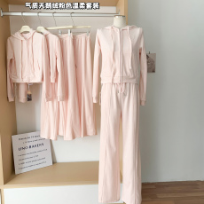 批发famouswang2024年秋季新款气质<b class='q'>天鹅</b>绒粉色温柔休闲套装