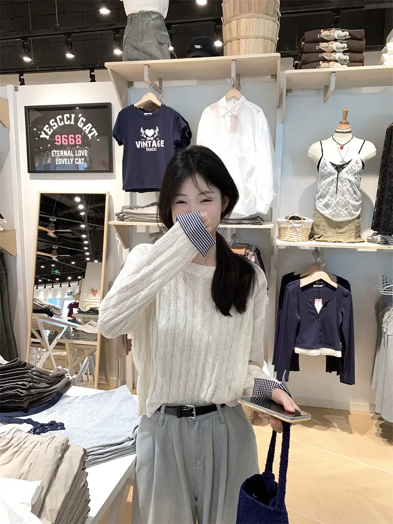 라운드넥 블루 체크 꽈배기 니트 상세 이미지 6