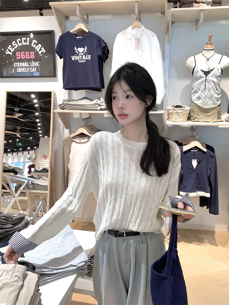 라운드넥 블루 체크 꽈배기 니트 상세 이미지 8
