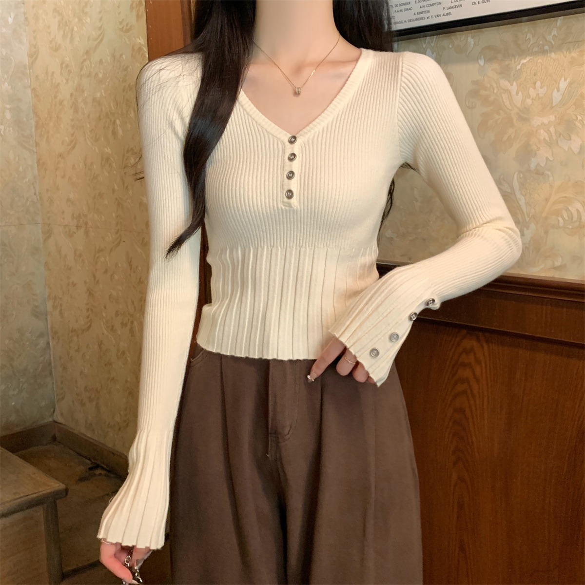PF28299# 韩版修身v领气质纽扣设计安迪绒针织长袖打底上衣女裝貨源服裝批發