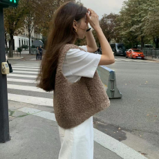 批发尺寸已更新  韩系温柔百搭V领皮毛一体可爱减龄无袖马甲背心 2色