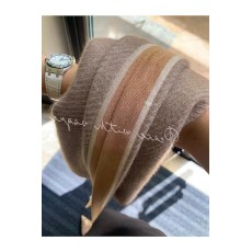 批发折扣原单女装撤专柜羊绒毛针织衫拼色披肩围巾外搭秋<b class='q'>冬</b>