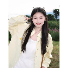 批发奶黄色条纹长袖<b class='q'>衬衫</b>外套女春秋季宽松设计感小众刺绣防晒<b class='q'>衬衣</b>开衫