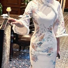 批发淡荷2025新款秋冬季民国风高级感毛毛款修身倒大袖旗袍连衣裙