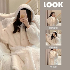 批发爱丽#秋冬季新款女生<b class='q'>卡通</b>长毛绒<b class='q'>睡衣</b>连帽加厚睡袍珊瑚绒家居服