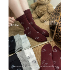 批发实拍实价 韩系卡通图案猫咪<b class='q'>袜子</b>减龄潮流中筒袜四季袜靴袜